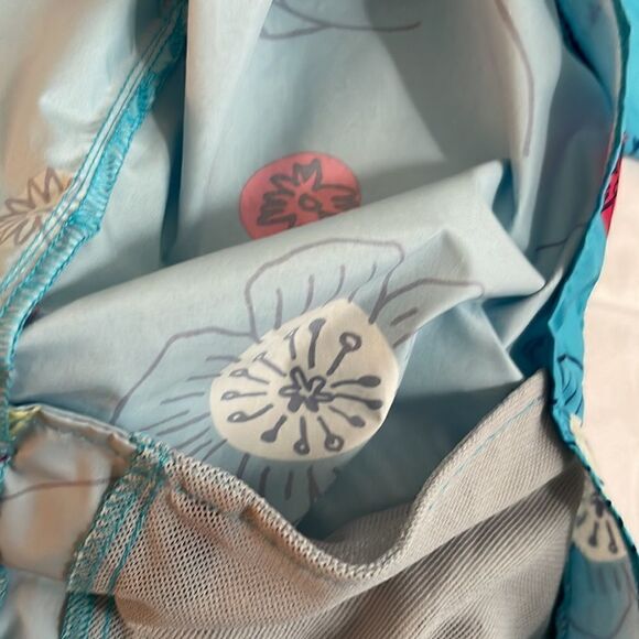 Lands End wind breaker jacket.  Size girls large.  Floral spring print. Like new - Picture 6 of 7